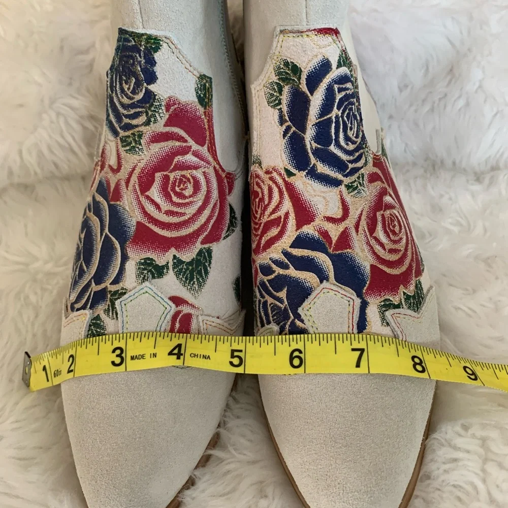L’Artiste Blane Pale grey, red floral Suede western style boot in size 8… - Picture 4 of 10